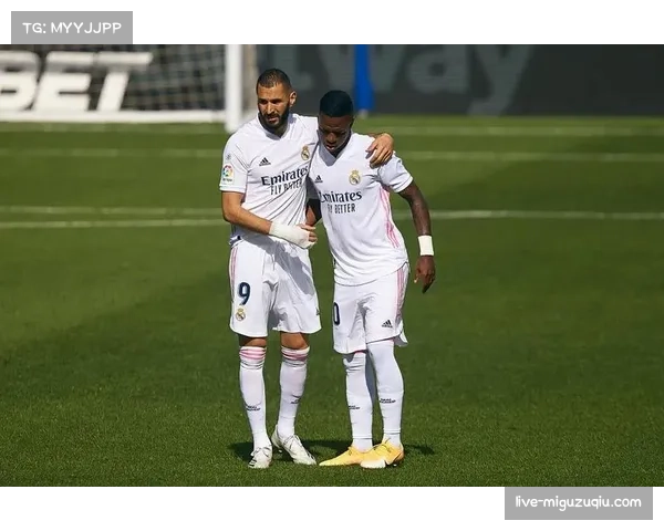 里瓦尔多谈阿隆索树立威信，称不认同维尼修斯场上行为